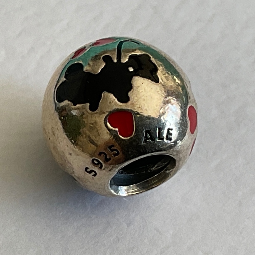 Pandora Disney Mickey and Minnie Mouse harm